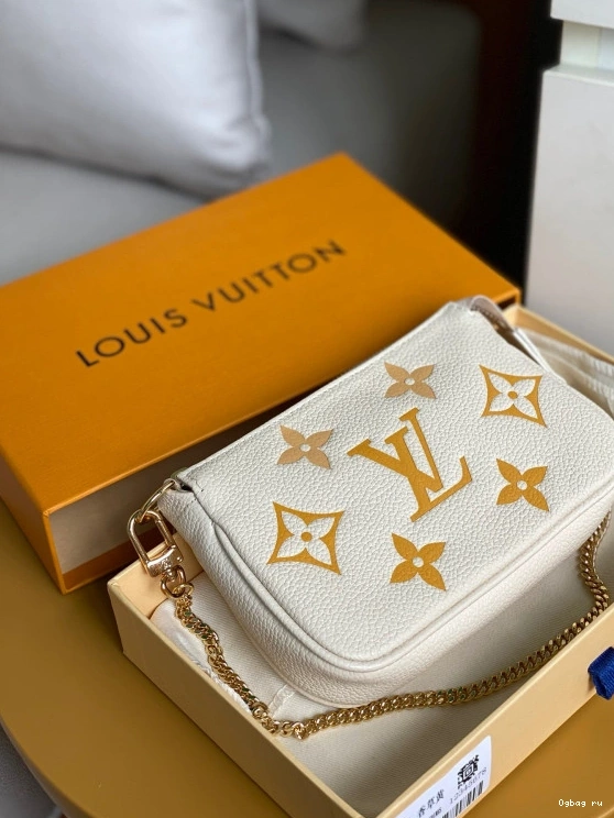 MINI VUITTON LOUIS POCHETTE ACCESSOIRES 0815